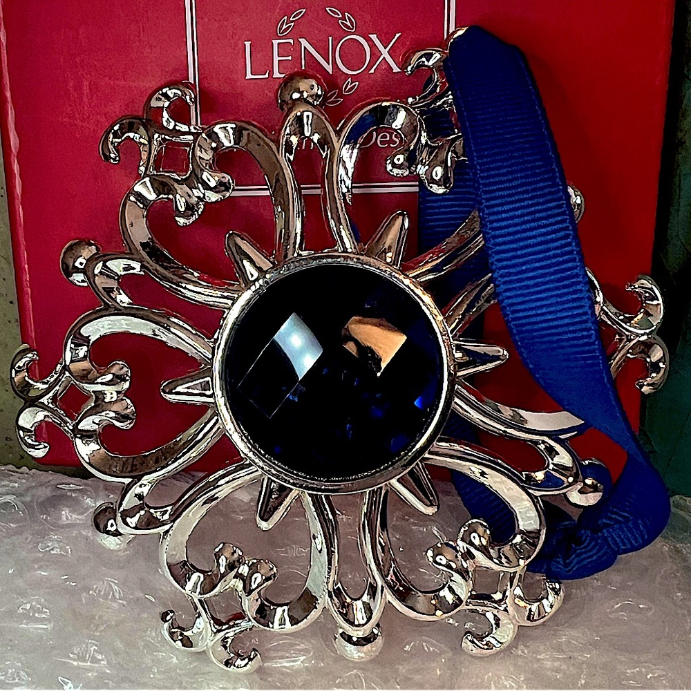 NIB LENOX BEJEWELED BLUE SPIRE ORNAMENT